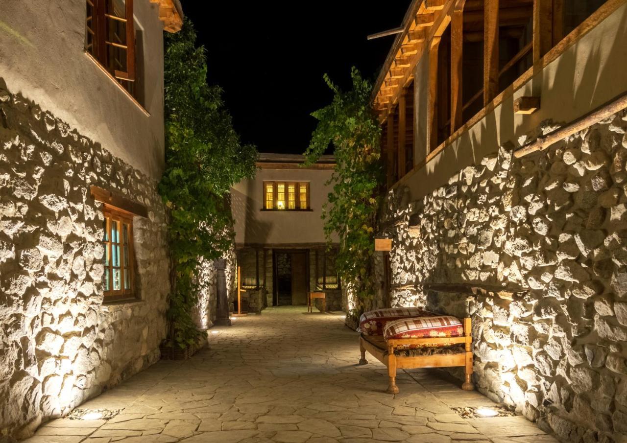 Serena Khaplu Palace Esterno foto
